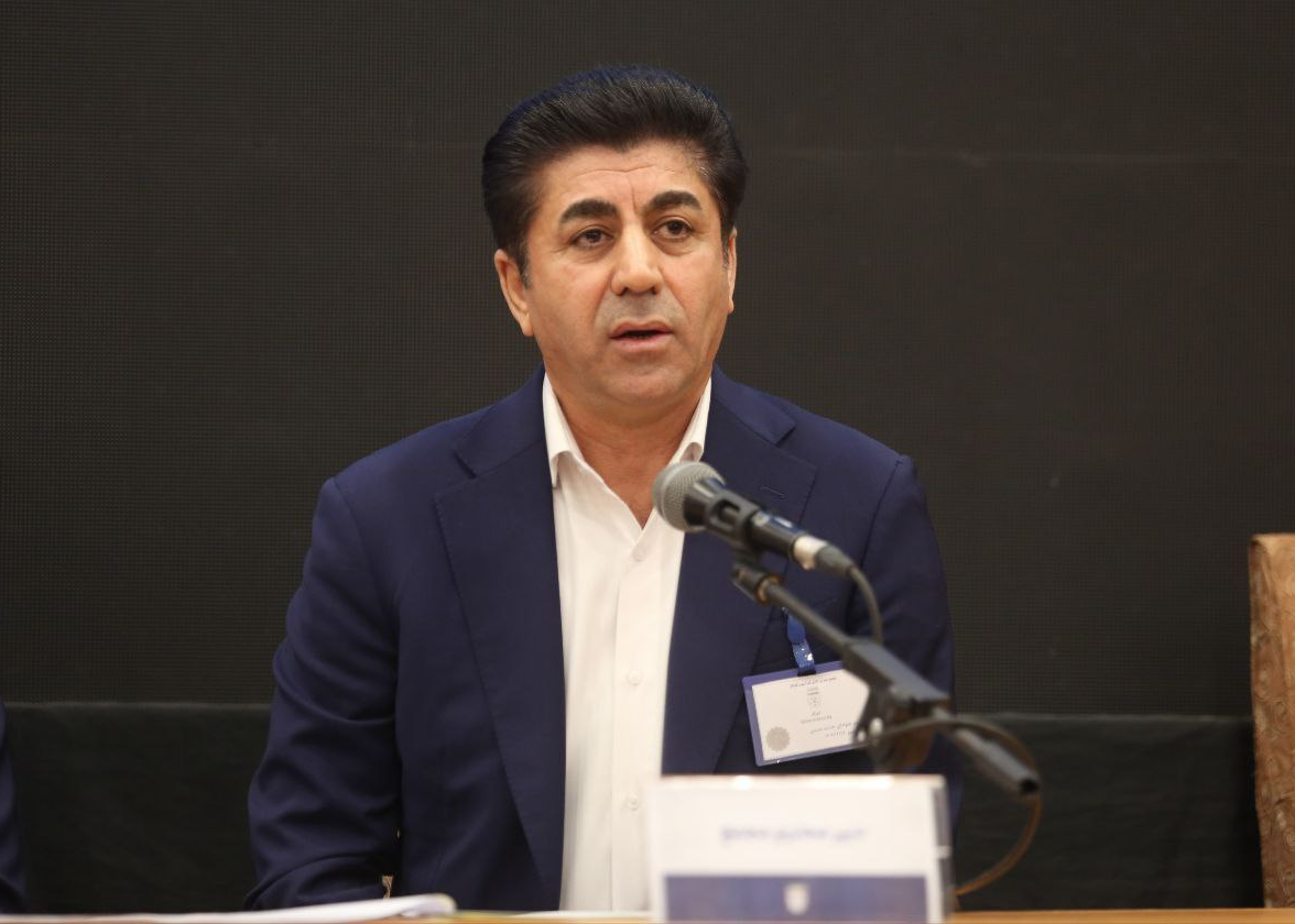 تصویر خبر: ممبینی از دبیرکلی فدراسیون فوتبال برکنار گردید