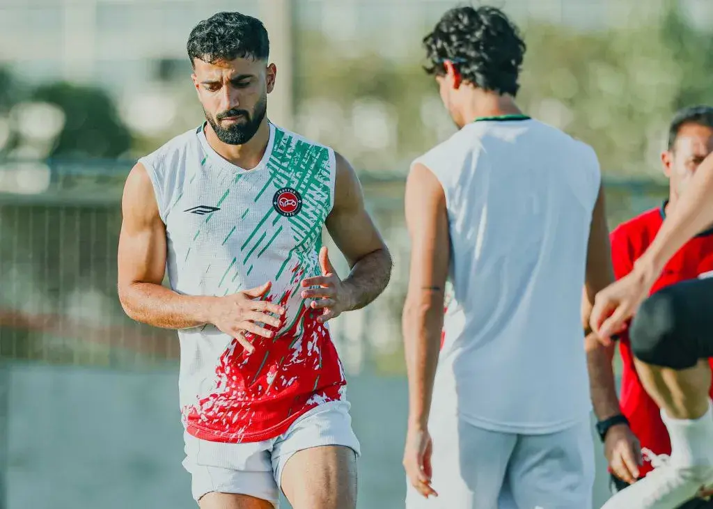 حضور صادق محرمی در تمرینات تراکتور؛ قطعی شدن ماندن او در تیم تبریزی (تصاویر)