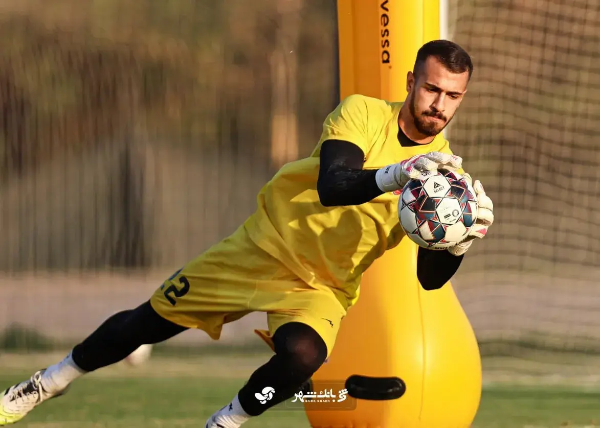 تصویر خبر: جدایی دروازه‌بان پرسپولیس قطعی شد