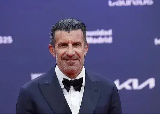 تصویر خبر: فیگو قرارداد سنگین بارسلونا را لغو کرد!