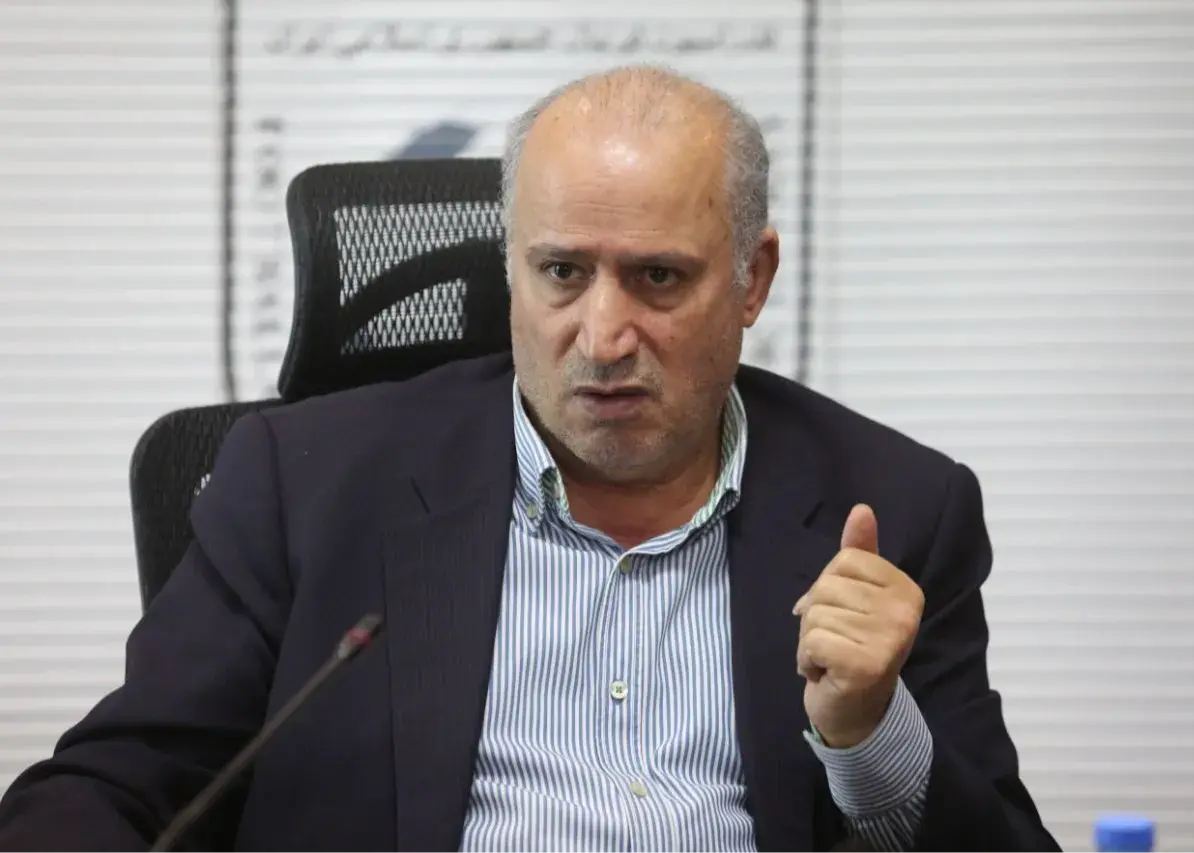تصویر خبر: سفر مهدی تاج برای پیوستن به تیم ملی