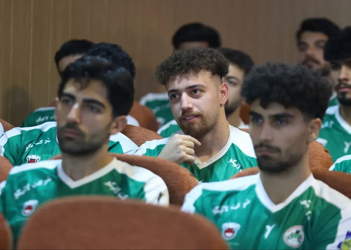 تصویر خبر: ذوب‌آهن فولادشهر: آغاز رسمی تمرینات تیم با حضور کامل اعضا (گزارش تصویری)