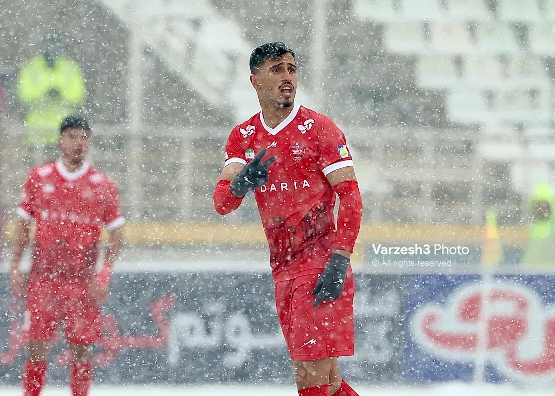 تصویر خبر: تمدید قرارداد علی علیپور با پرسپولیس در انتظار مذاکرات جدی