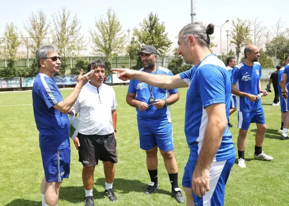 تصویر خبر: آندو یخ مربیان سرشناس را آب کرد! (عکس)