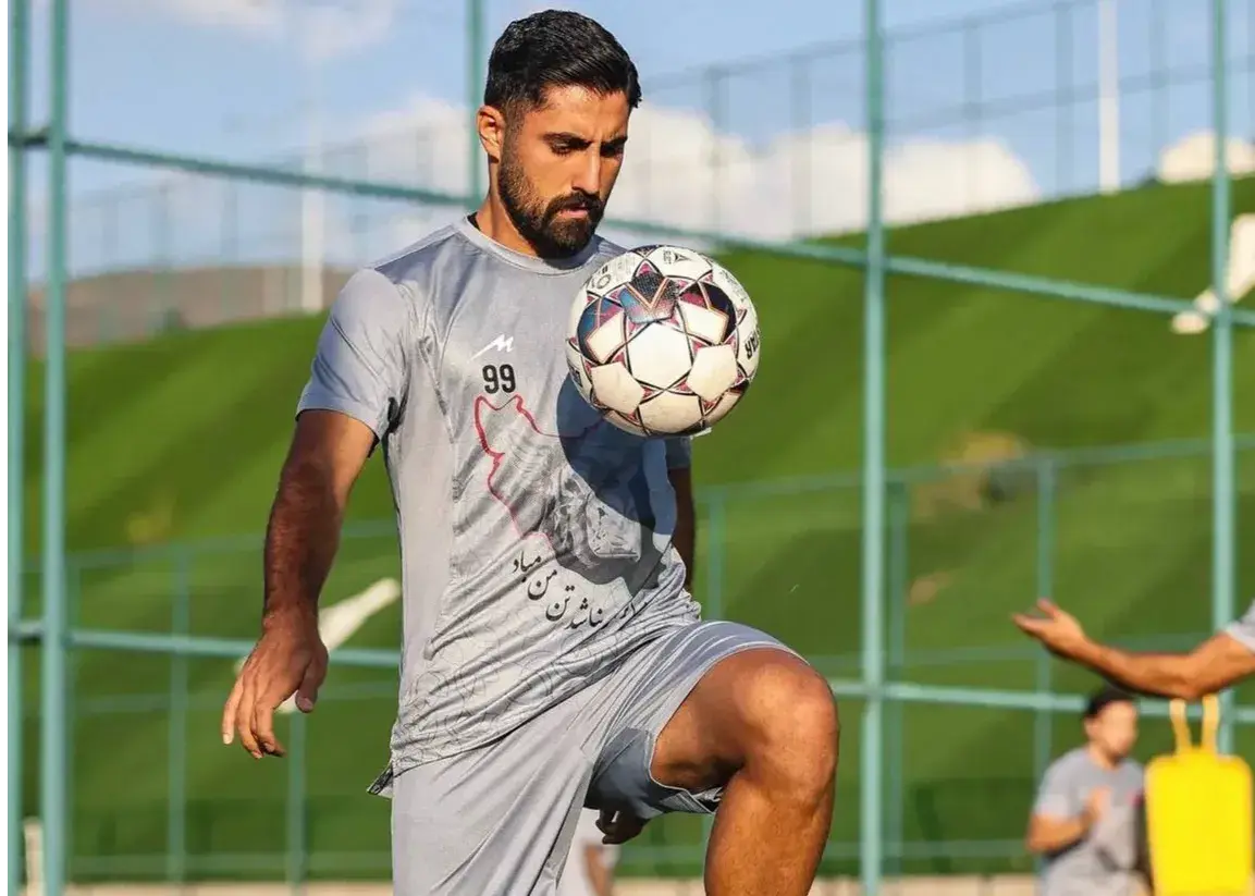 آخرین عضو جدید پرسپولیس با پیراهن شماره ۹۹ به تیم پیوست (عکس)