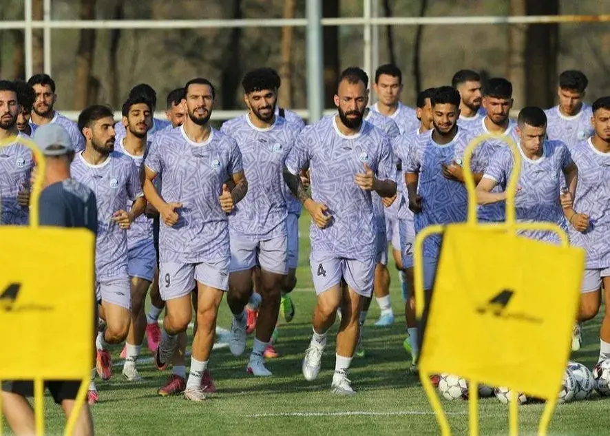 تصویر خبر: پیراهن شماره چهار استقلال قطعی برای روزبه چشمی