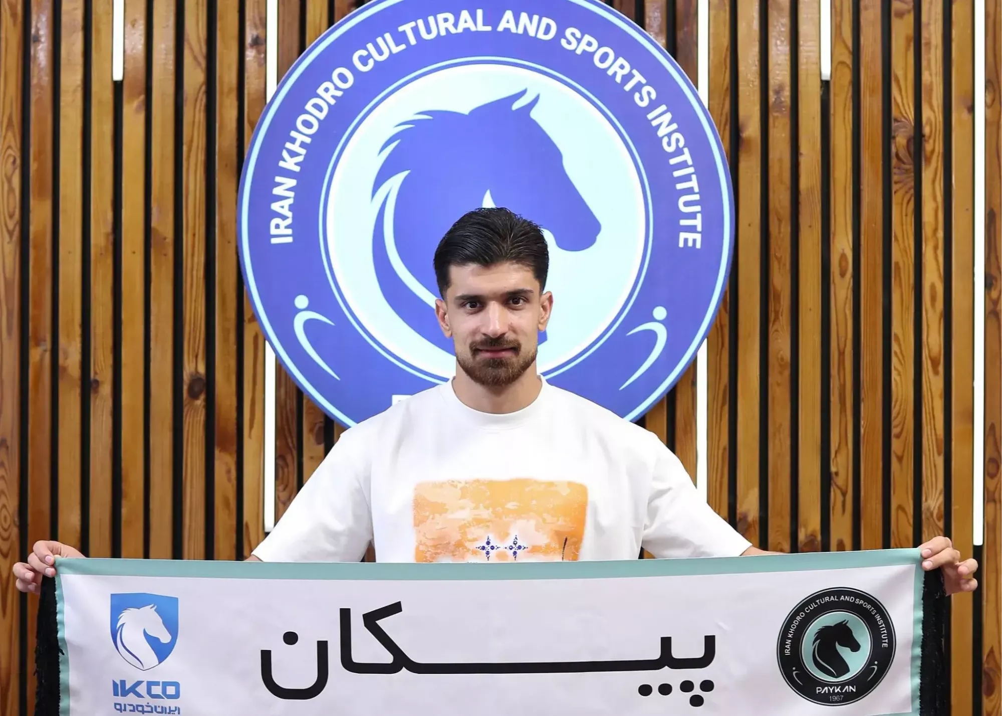 قرارداد وینگر سابق پرسپولیس با پیکان نهایی شد