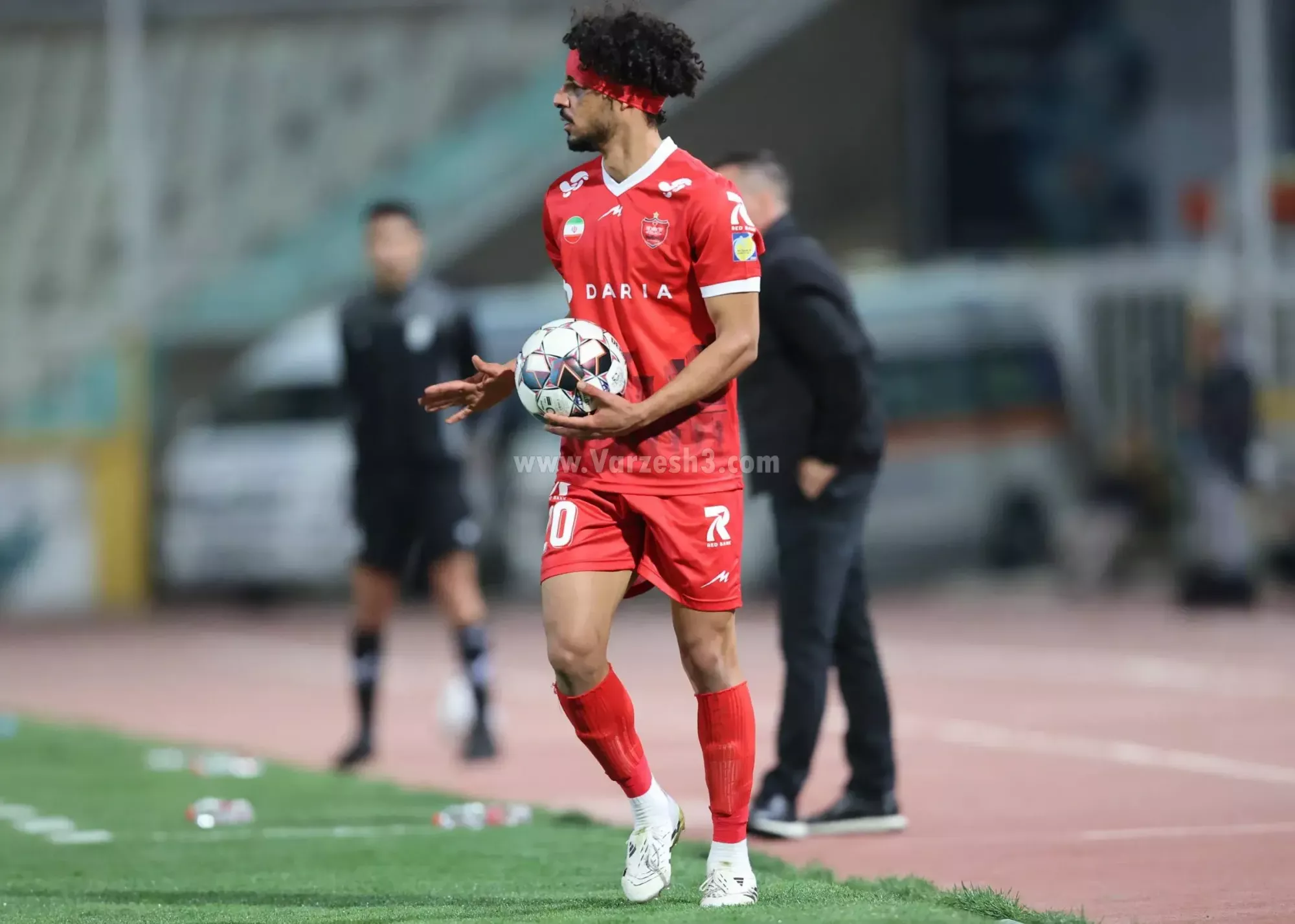 عشق من، پرسپولیس: وداع یک چپپای سرخ!