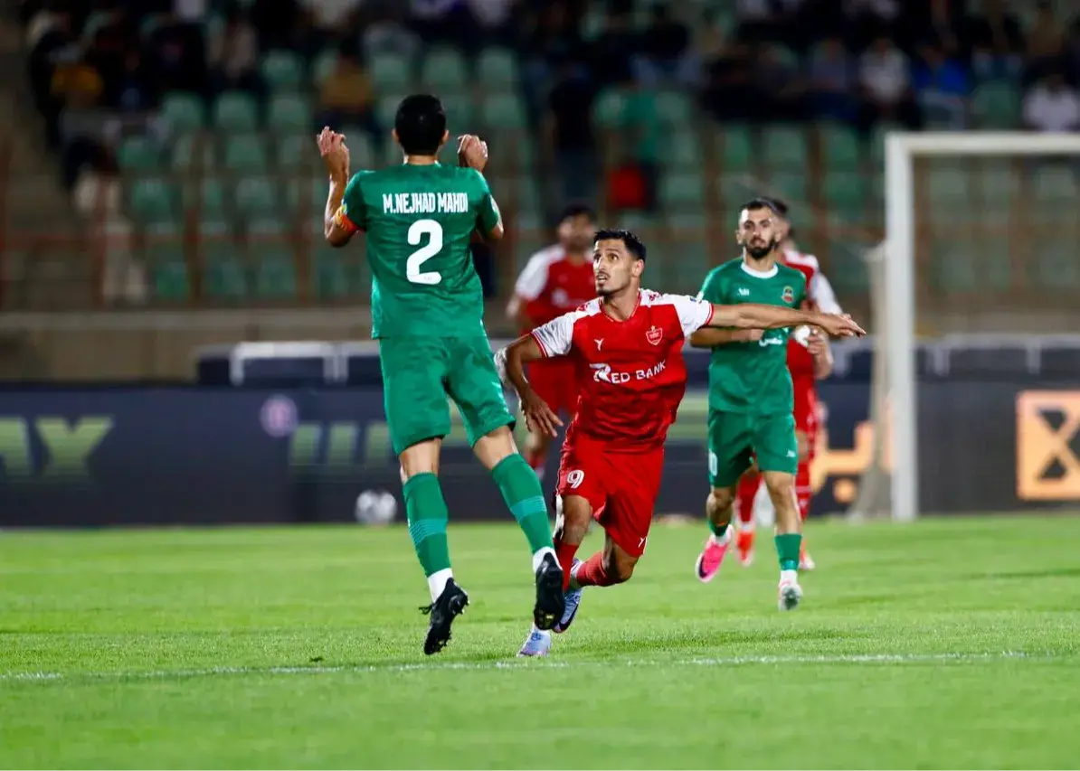 تصویر خبر: هدف‌گذاری علی علیپور، آقای گل پرسپولیس، برای استقلال خوزستان