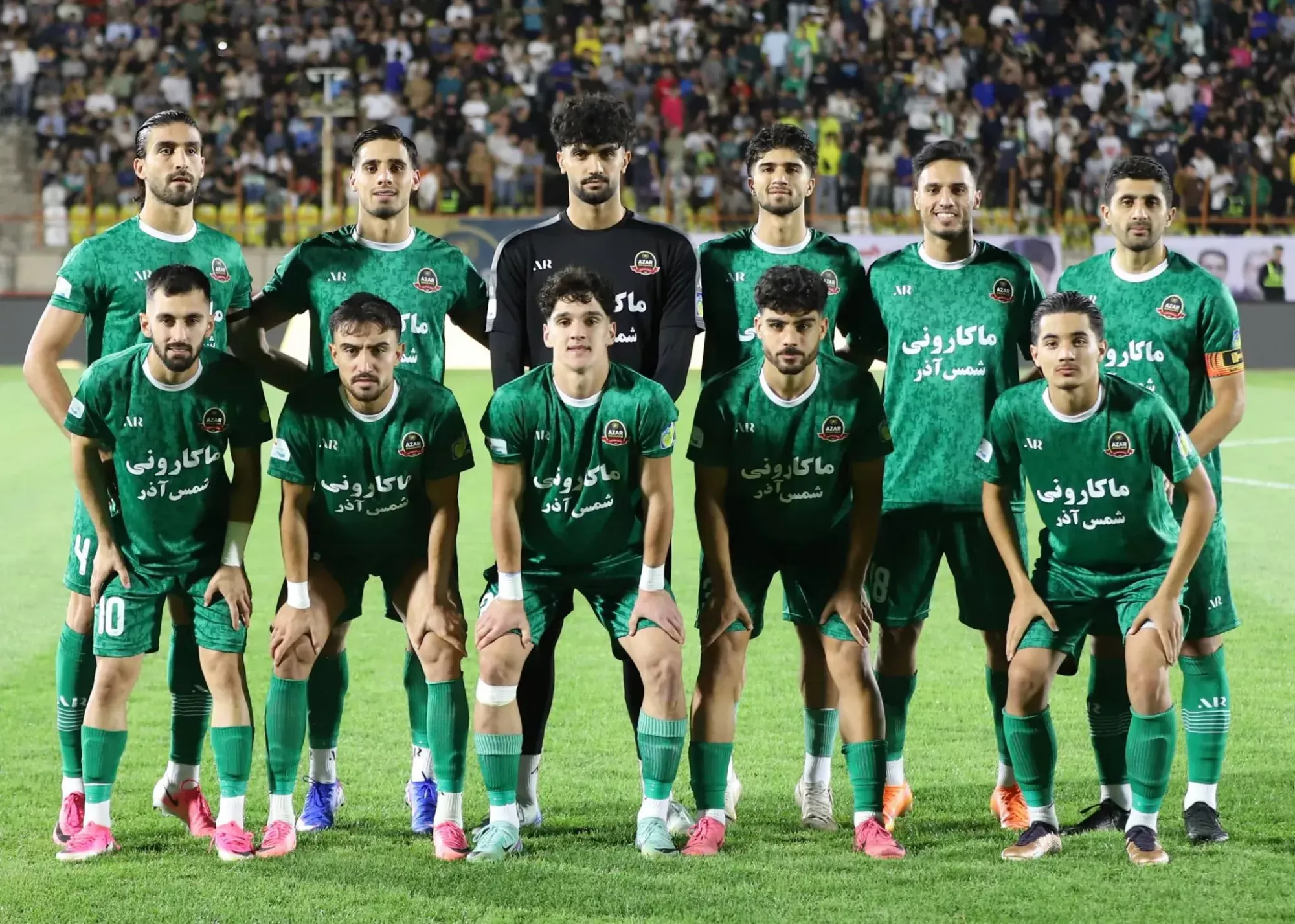 تصویر خبر: ۱۶ بازیکن کم‌نام و کم‌درآمد شمس‌آذر در برابر یک ستاره پرسپولیسی (عکس)