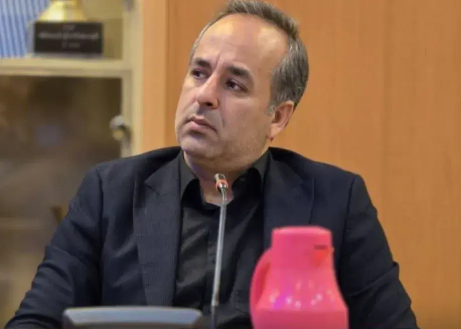 تصویر خبر: سپاهان به استقلال: قهرمانی شما فقط روی پوستر است!