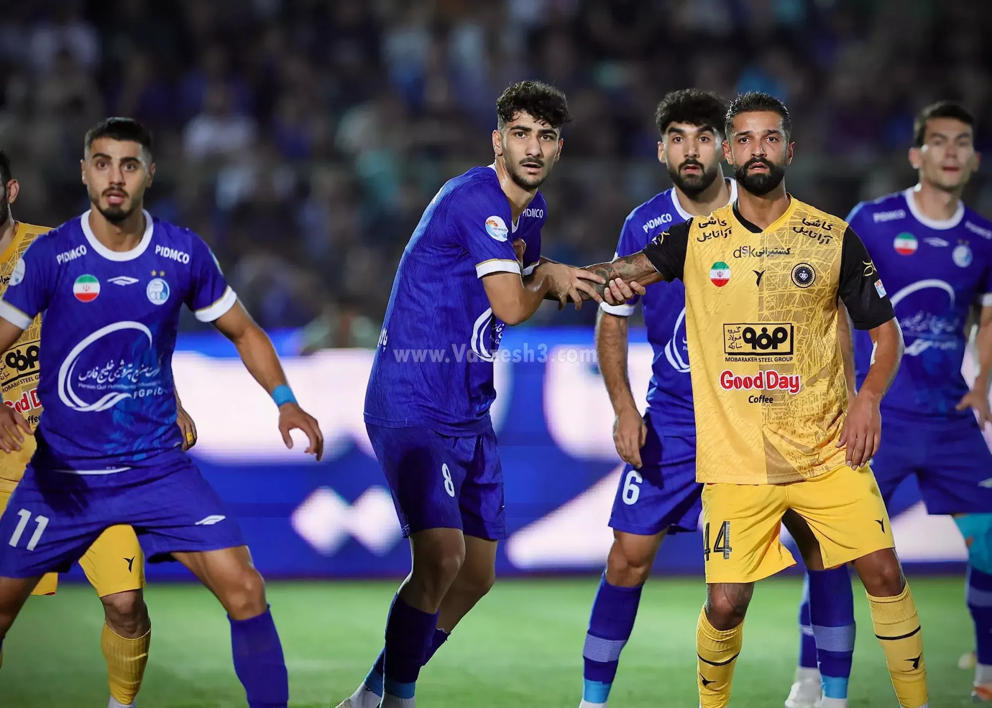 تصویر خبر: لوزی دفاعی آهنی استقلال، بدون کوچکترین ترک