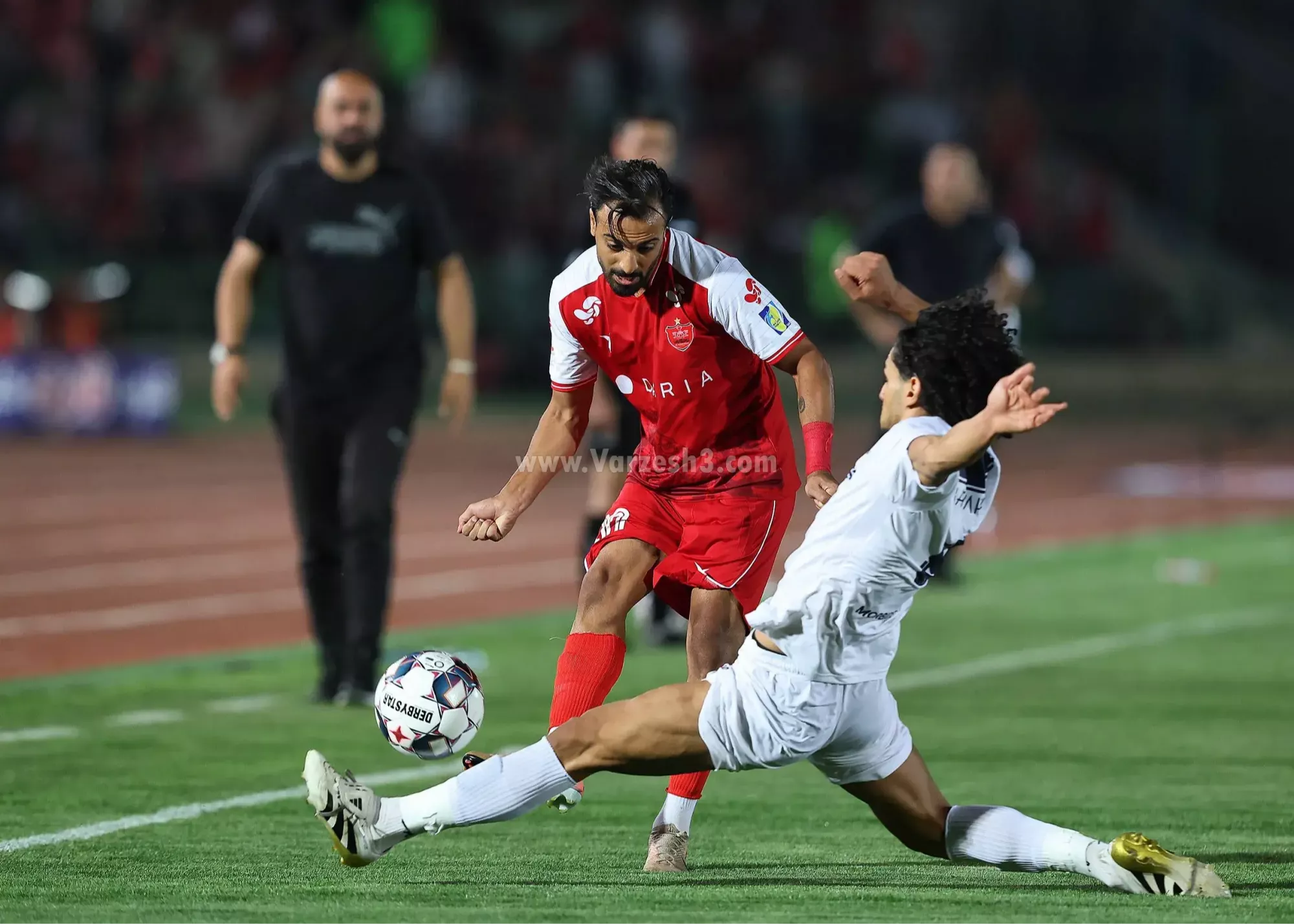 تصویر خبر: موفقیت اولیه مدافع جدید پرسپولیس در عبور از چالش‌ها!