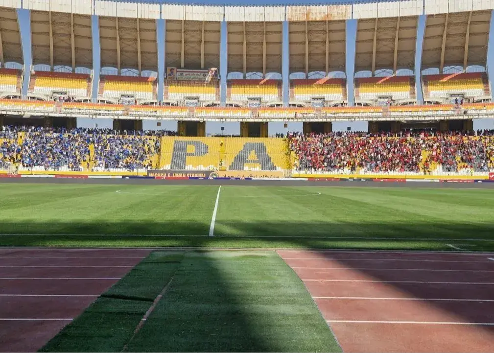 تصویر خبر: تغییر تاریکی در جایگاه استقلال و پرسپولیس! (تصاویر)
