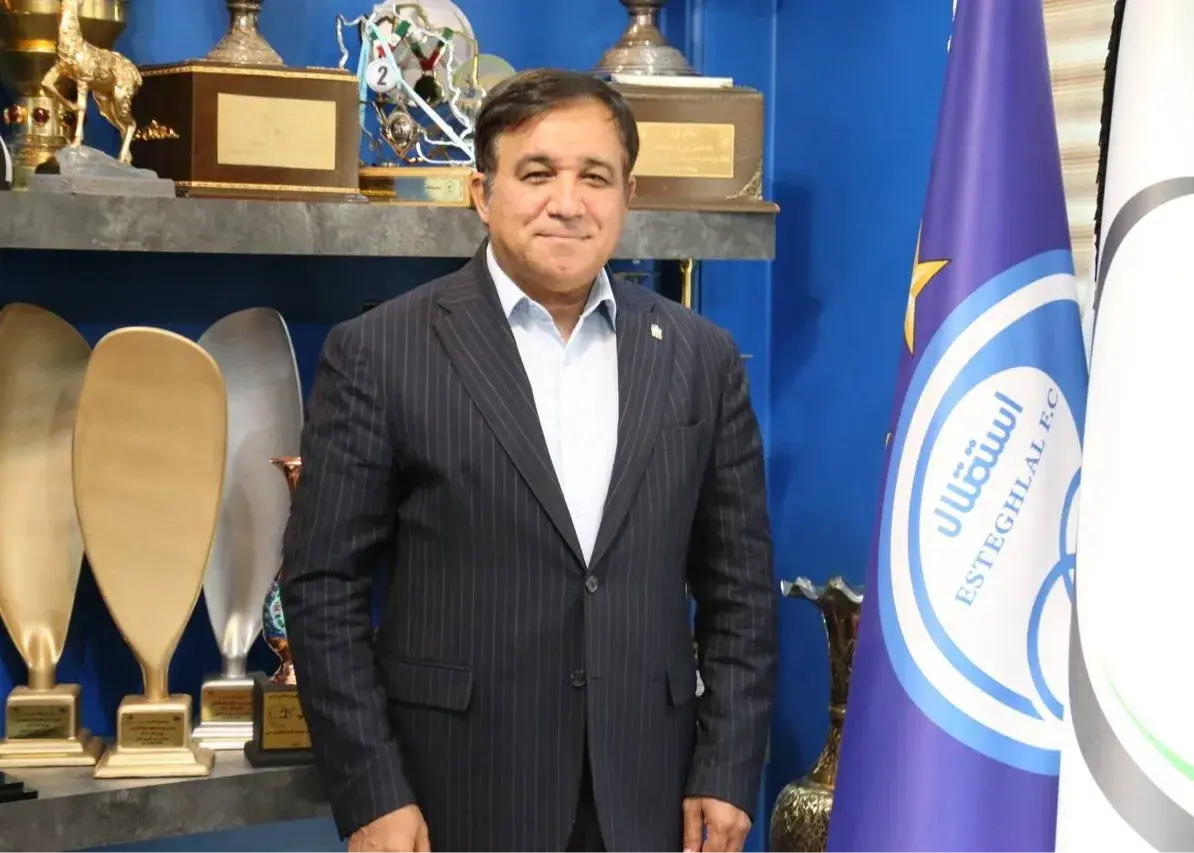 تصویر خبر: جام قهرمانی قرار بود دهم شهریور به استقلال اهدا شود